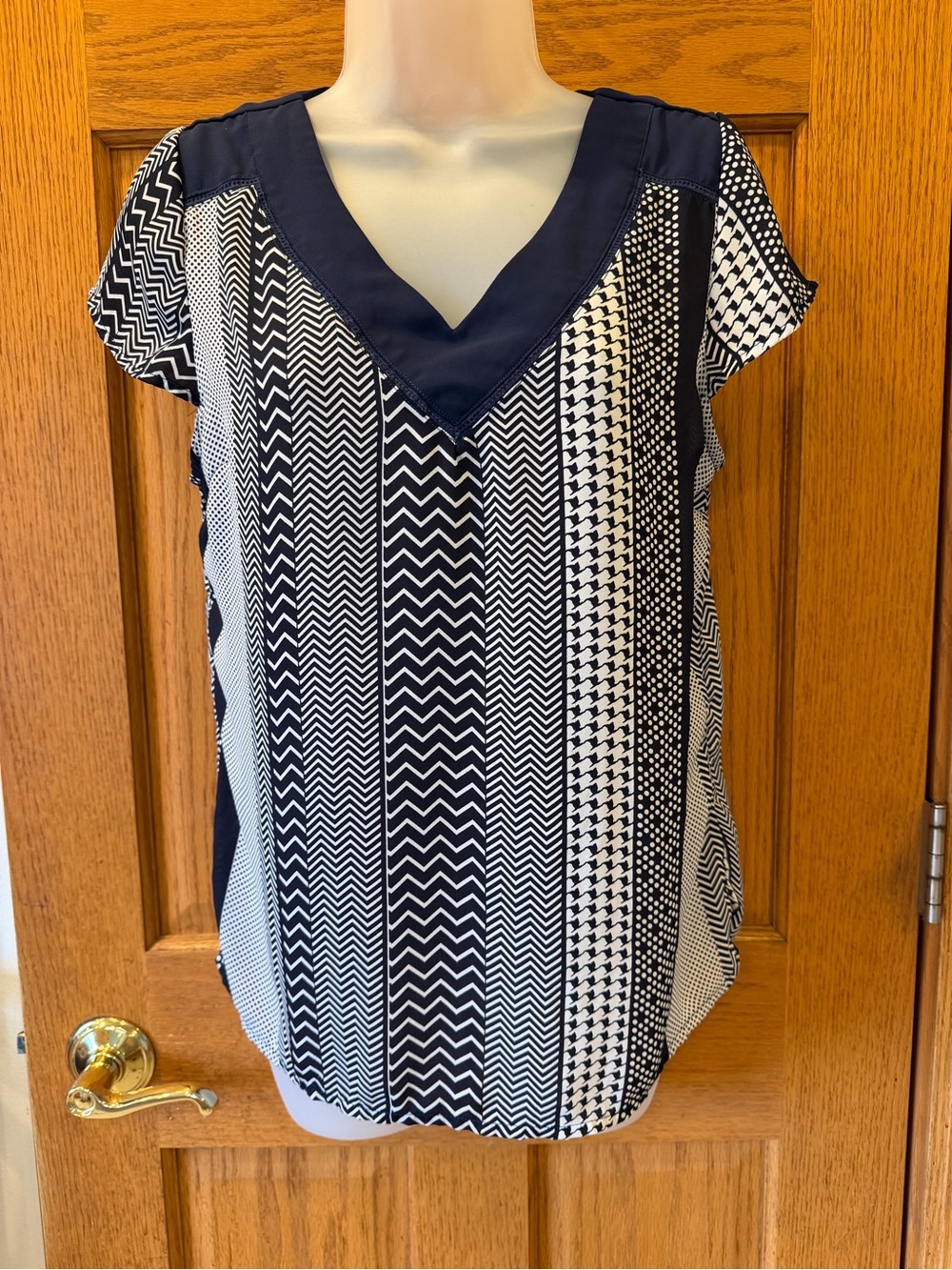 Skies Are Blue Navy and White Geometric V-Neck Blouse